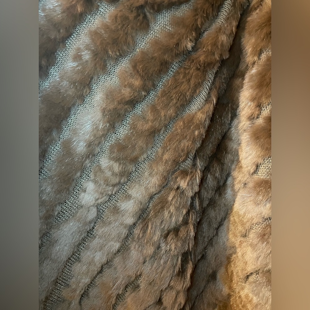🤎Studio Plush Faux Fur Poncho in Chocolate Brown🤎 - Picture 2 of 4